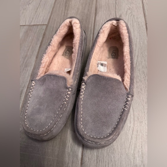 UGG Shoes - Gray Ugg slippers